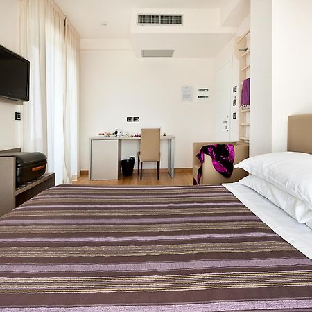 Hotel Sporting San Benedetto del Tronto Rum bild